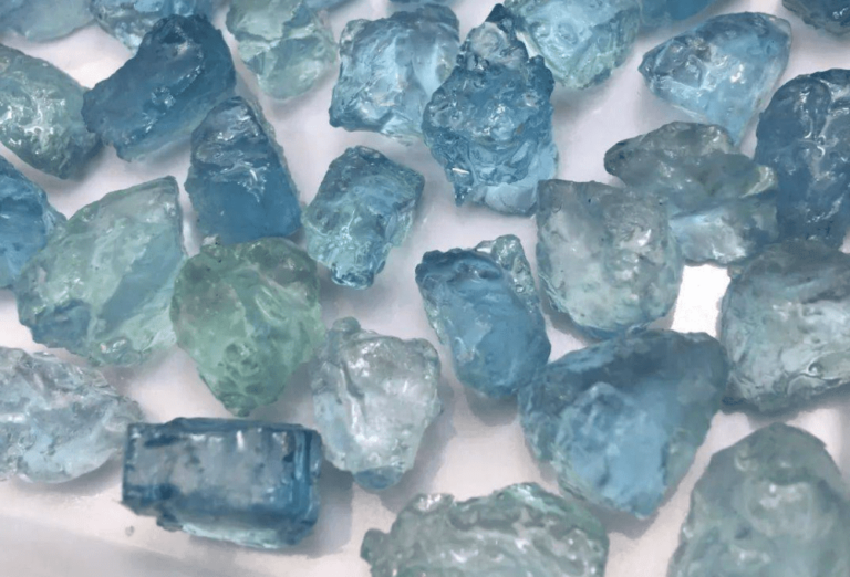 Aquamarin Edelstein: Eigenschaften, Bedeutungen