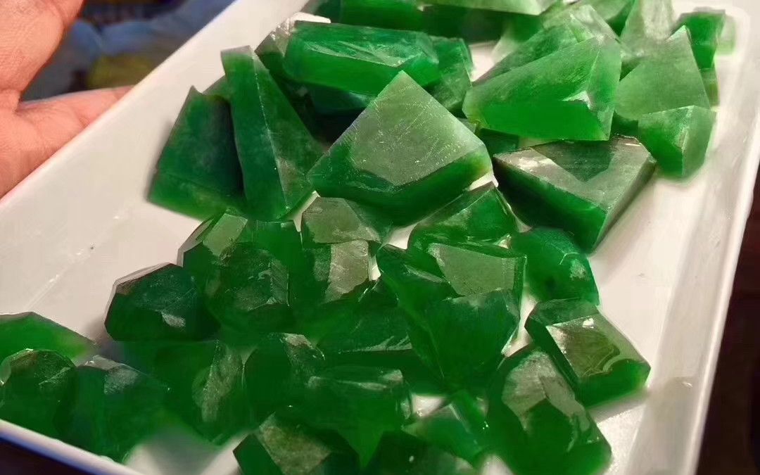 Jade-Jadeit oder Nephrit