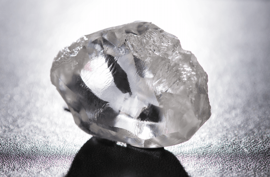 Goldener Ring Mit Diamanten