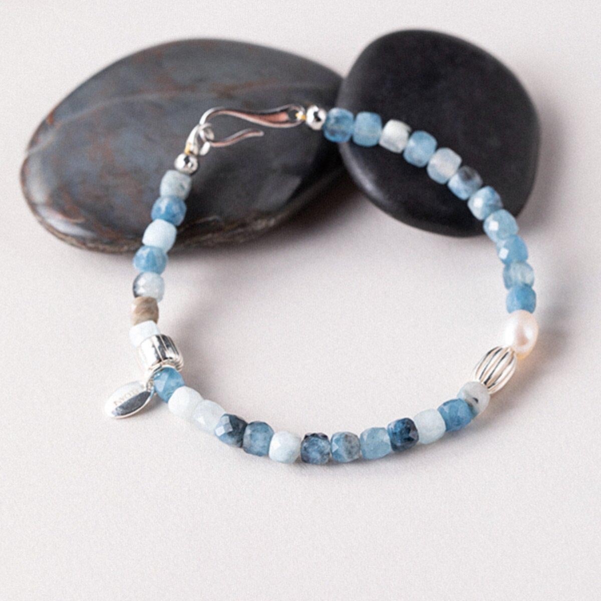 Warum Edelstein-Armbänder das perfekte Geschenk für jeden Anlass sind